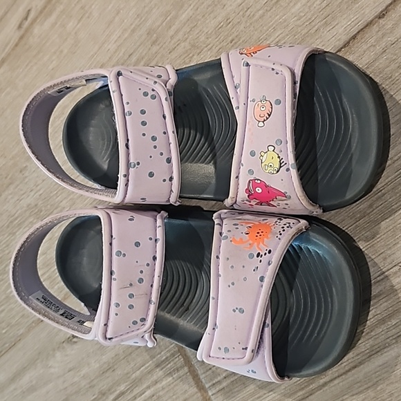 Adidas sandals - Picture 1 of 4